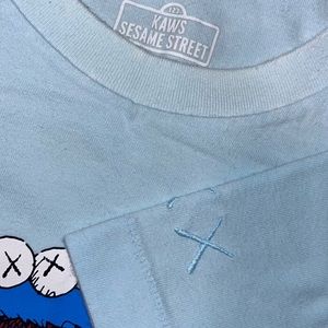 Kaws x Uniqlo (Limited Edition) (Discontinued)
